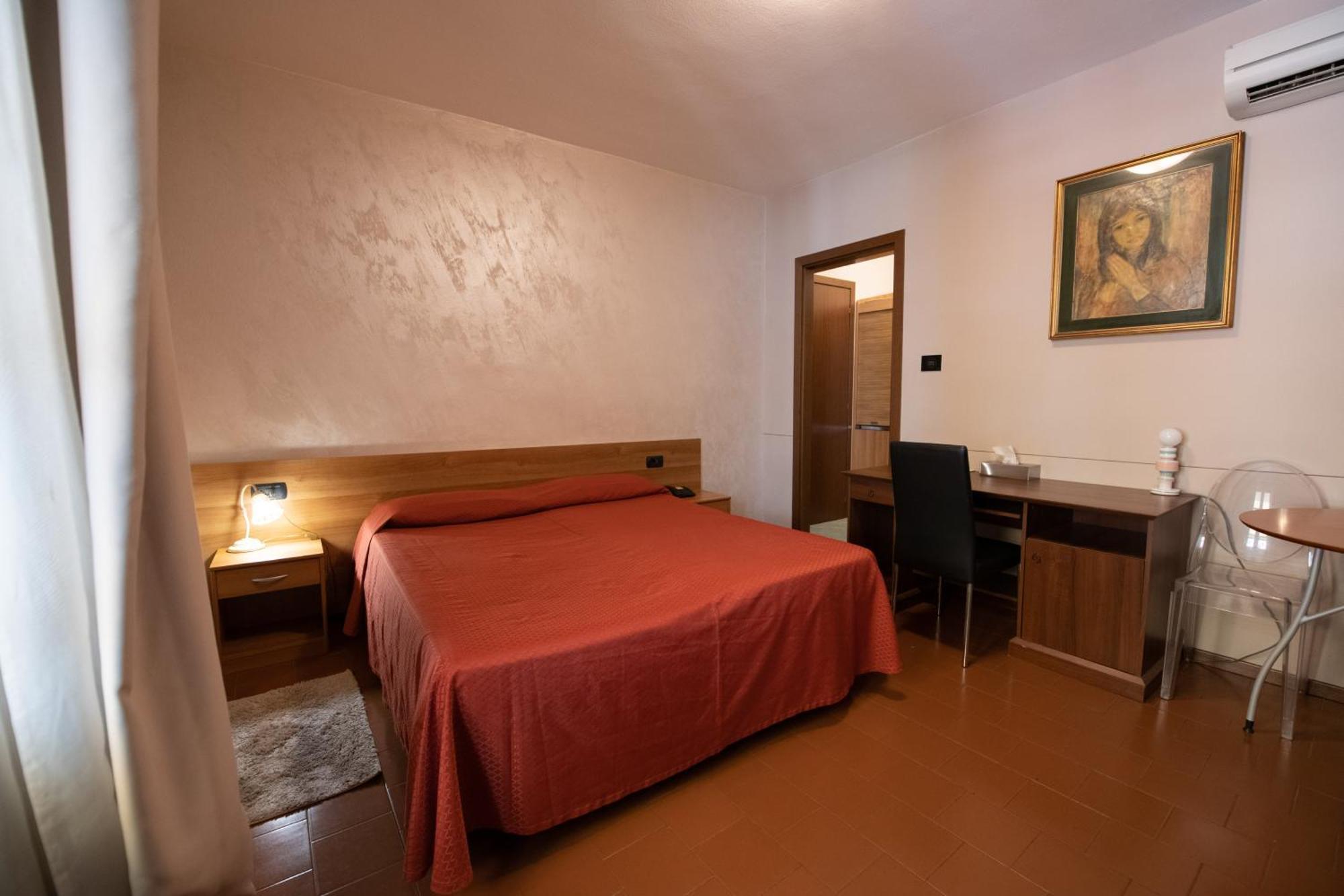 Alessi Appartamenti Desenzano del Garda Exterior photo